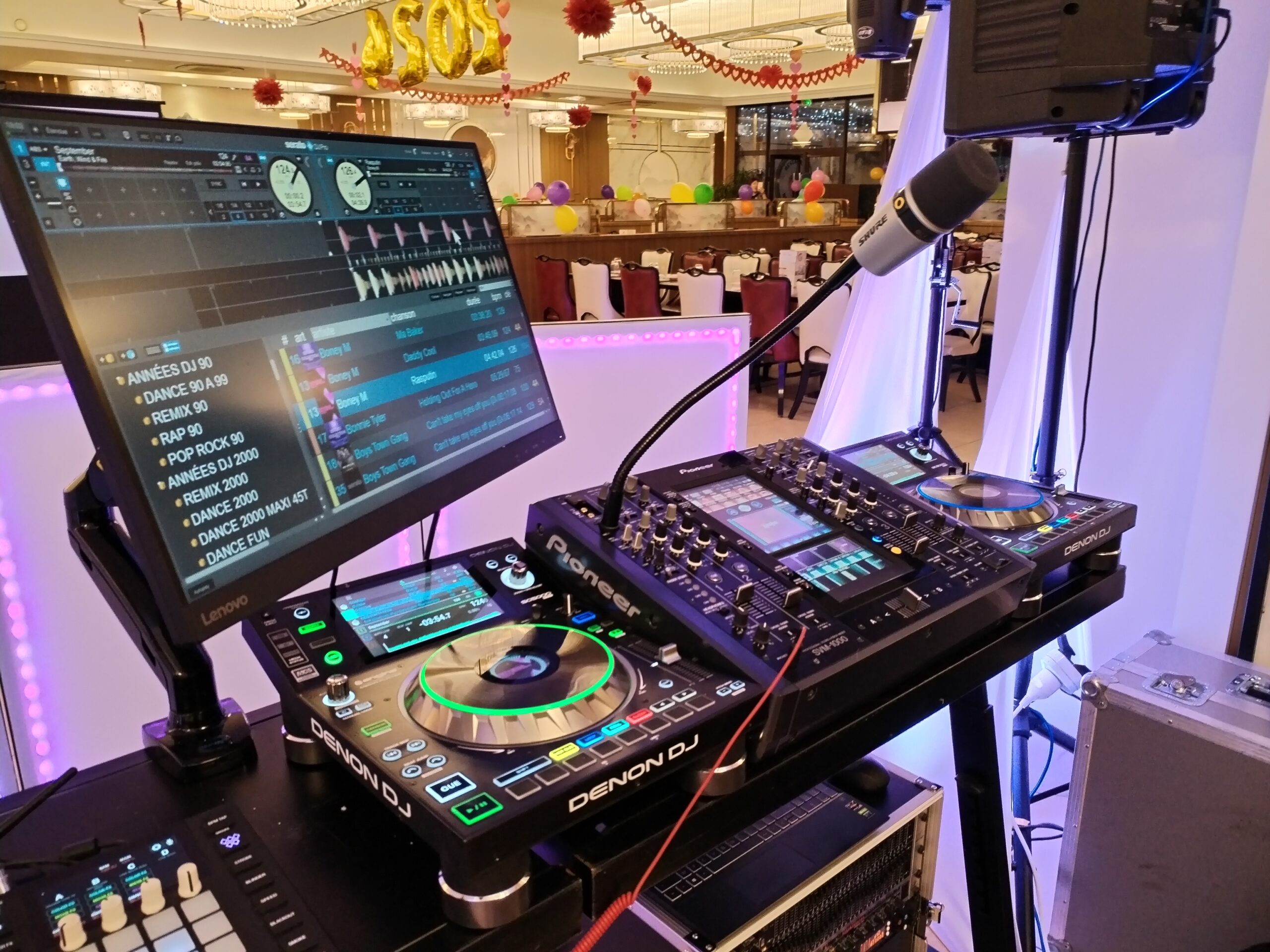 Installation son et lumière DJ68 Events, platines et éclairage de soirée