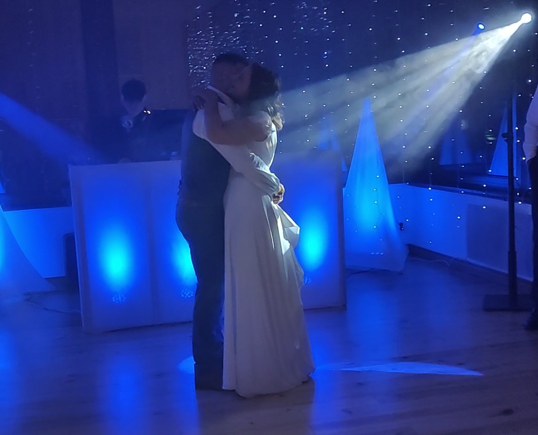Première danse des mariés dans une salle de réception du Haut-Rhin, ambiance DJ68 Events